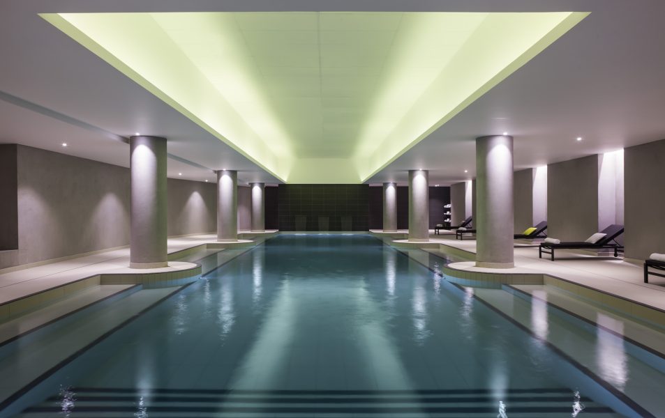 séminaire efficace piscine pullman paris roissy CDG Airport
