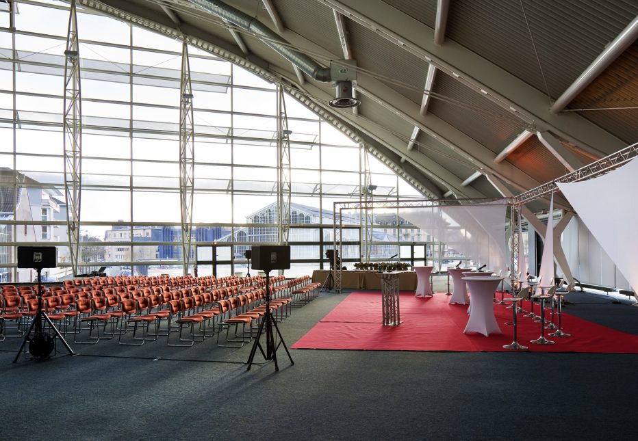 congrès
salle de congrès avec lumière naturelle