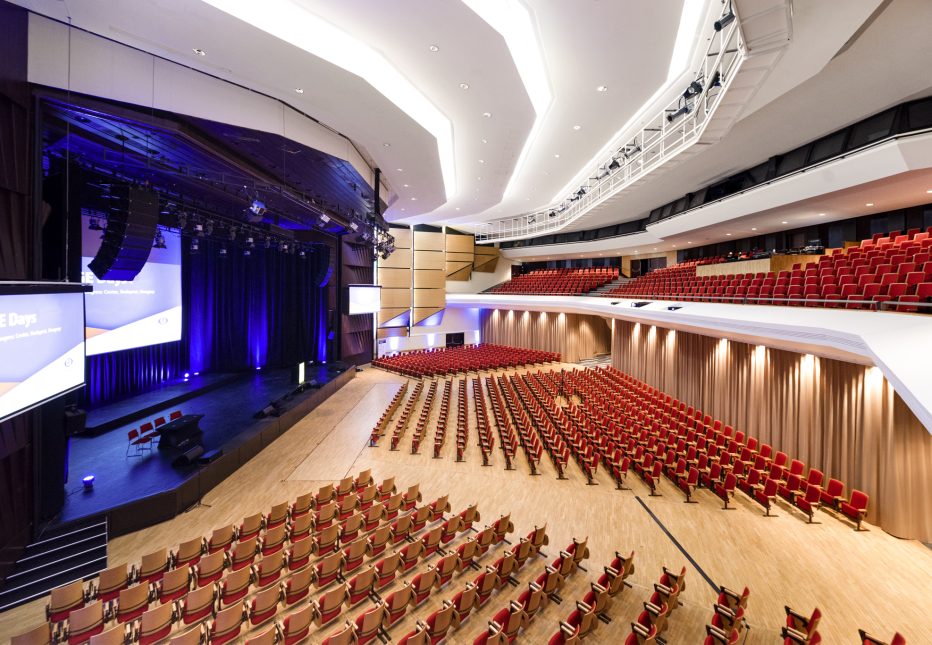 congrès
espace de conférence, grand auditorium